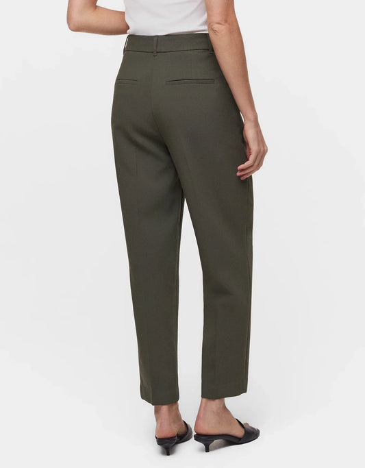 Pantalones ajustados de color verde musgo