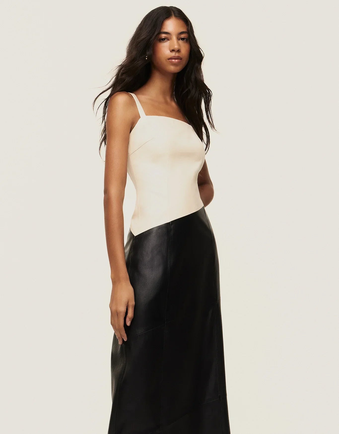 Vestido de cuero bicolor